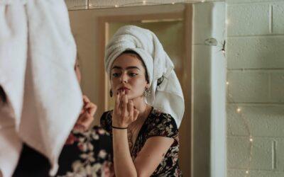 How to Stop Obsessively Checking Your Acne