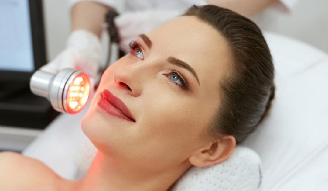 Benefits of Red and Blue Light Therapy for Your Skin